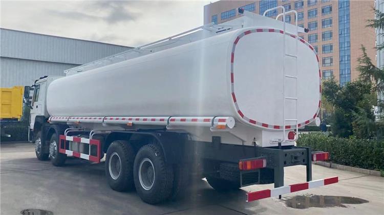 Howo 8x4 Tank Fuel Truck | 5000 Gallon Small Tanker Truck for Sale in Ghana Tema