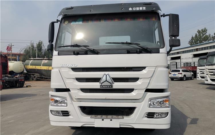 Complete Used Howo Tractor Truck 6x4 for Sale In Lagos