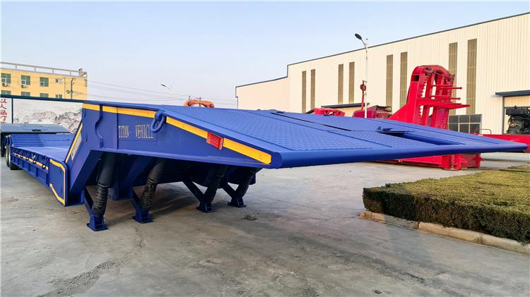 folding gooseneck trailer