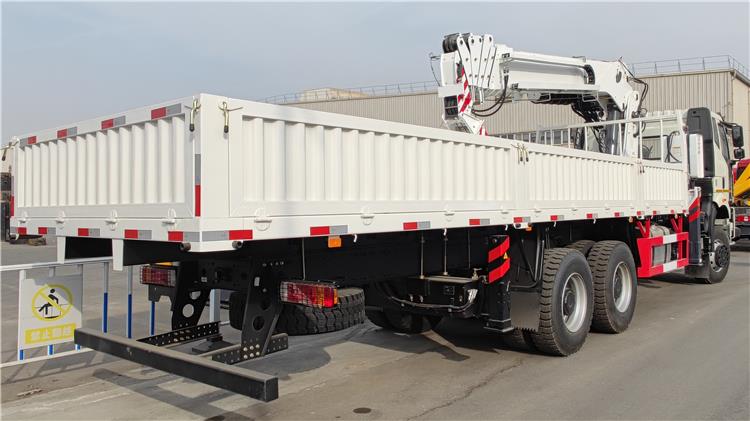 Faw J6P Boom Crane Truck for Sale In Nigeria Lagos