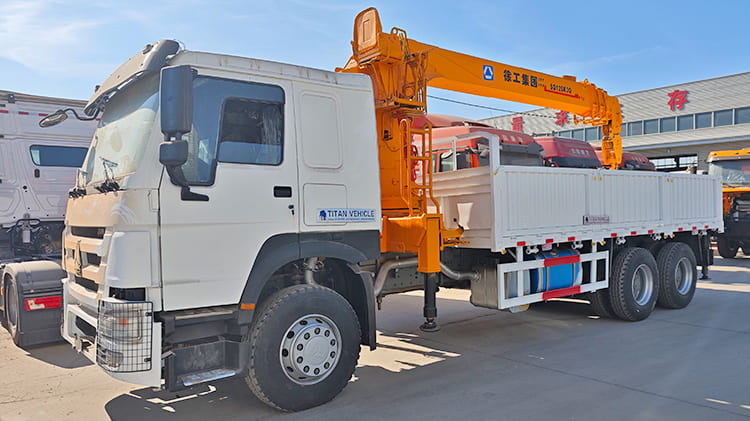 Truck Mounted Crane with Hydraulic Boom for Sale in Nigeria