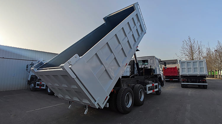 Howo 6x4 400HP Dump Truck for Sale in Nigeria
