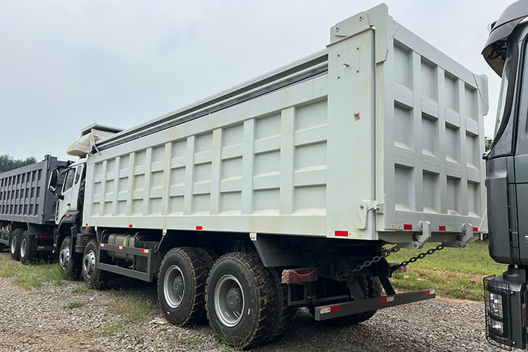 Sinotruk Howo 8x4 Tipper Truck for Sale | Tipper Truck for Sale in Nigeria