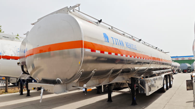 Tri Axle Aluminum Fuel Tanker Semi Trailer for Sale in Nigeria  