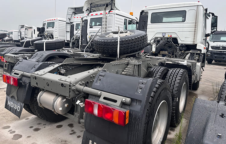 Sinotruk Howo NX400 6x4 Tractor Truck for Sale in Nigeria