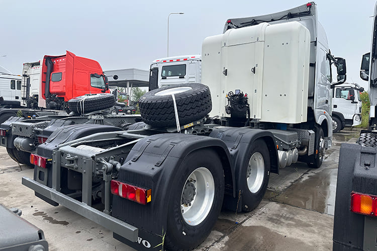 HOWO 6x4 CNG Truck Head for Sale in Nigeria
