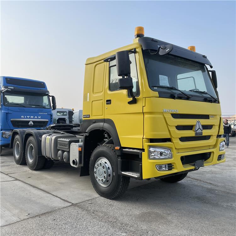 Howo 420hp Trucks Tractor