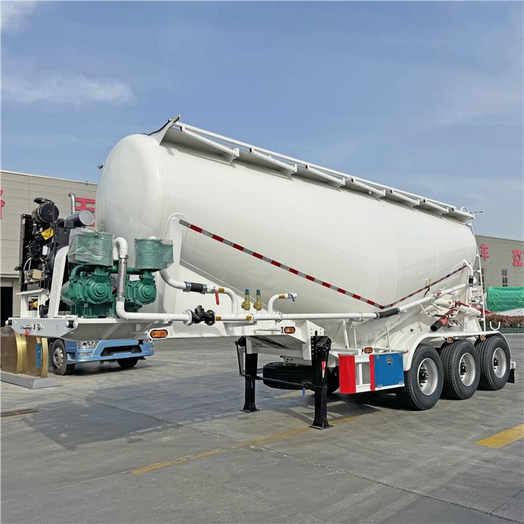 Pneumatic Dry Bulk Cement Tanker Trailer